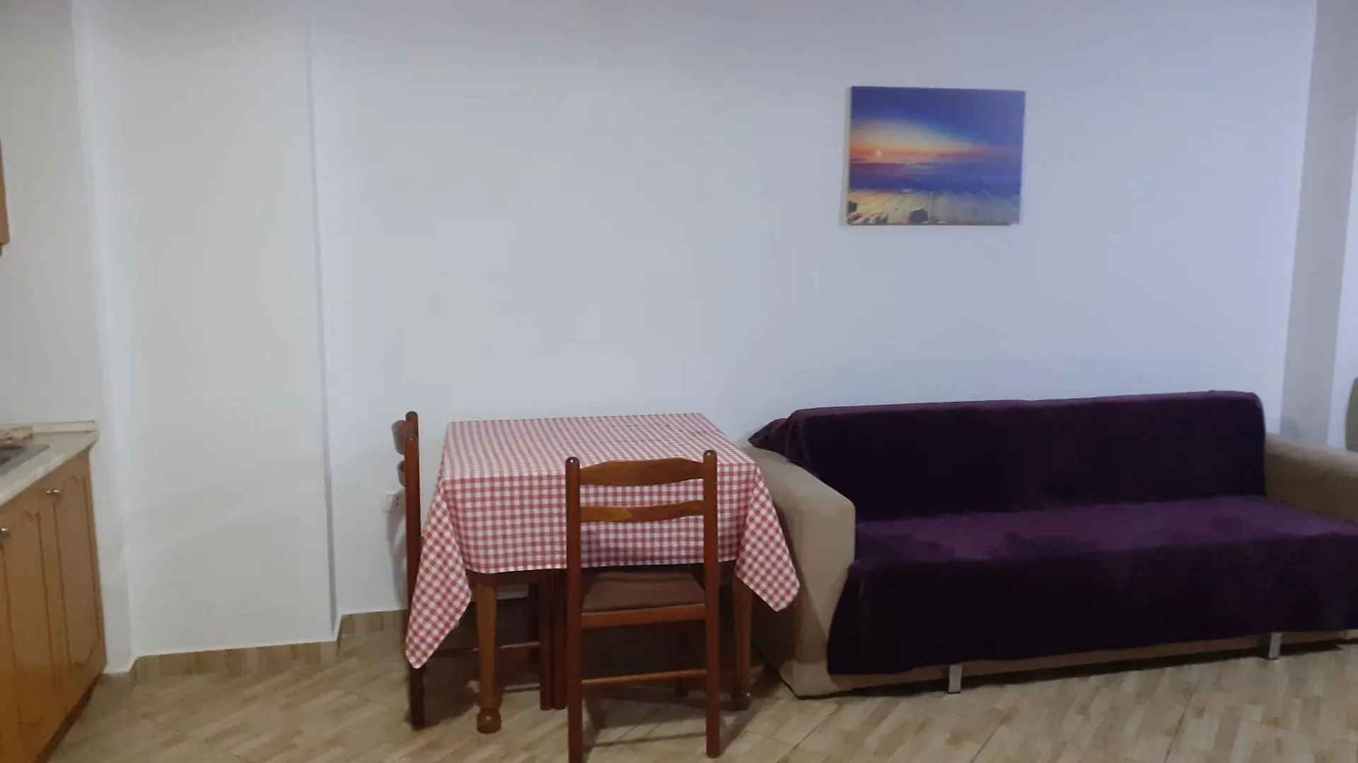 Seaside Apartment Vlorë 0*,  Αλβανία